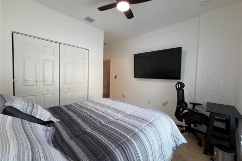 Снять в аренду таунхаус в Дейви, Флорида 1 спальня, 185.06м2, № 2051683 - фото 10