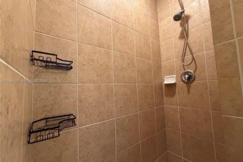 Снять в аренду таунхаус в Дейви, Флорида 1 спальня, 185.06м2, № 2051683 - фото 16