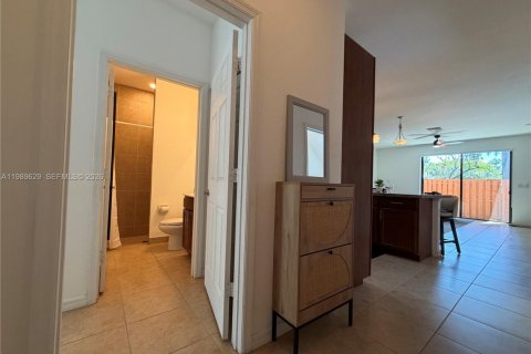 Снять в аренду таунхаус в Дейви, Флорида 1 спальня, 185.06м2, № 2051683 - фото 6