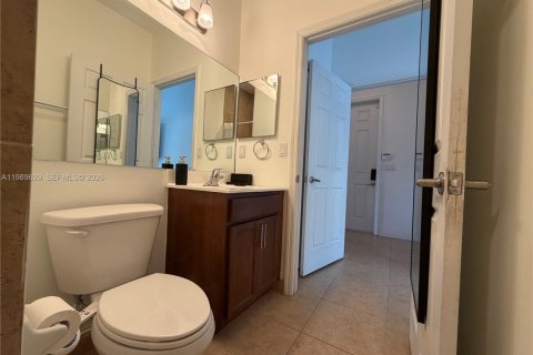 Снять в аренду таунхаус в Дейви, Флорида 1 спальня, 185.06м2, № 2051683 - фото 14