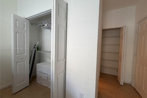 Снять в аренду таунхаус в Дейви, Флорида 1 спальня, 185.06м2, № 2051683 - фото 12