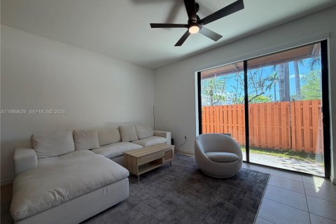 Снять в аренду таунхаус в Дейви, Флорида 1 спальня, 185.06м2, № 2051683 - фото 24