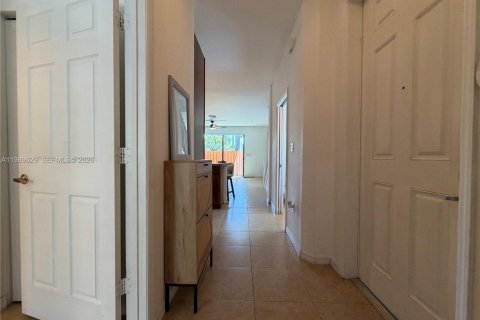 Снять в аренду таунхаус в Дейви, Флорида 1 спальня, 185.06м2, № 2051683 - фото 17