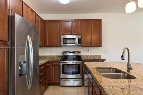 Снять в аренду таунхаус в Дейви, Флорида 1 спальня, 185.06м2, № 2051683 - фото 18