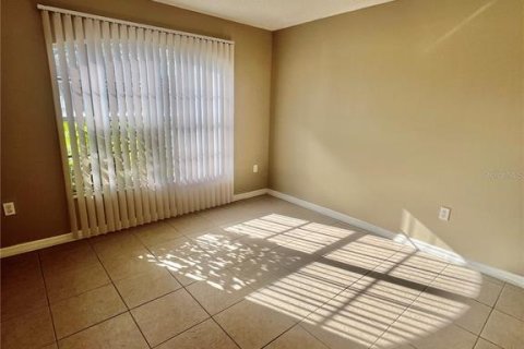 House in Deltona, Florida 3 bedrooms, 166.2 sq.m. № 2394272 - photo 7