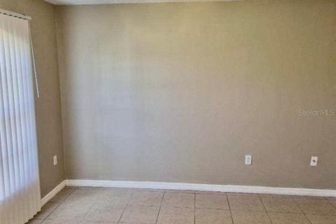 House in Deltona, Florida 3 bedrooms, 166.2 sq.m. № 2394272 - photo 8