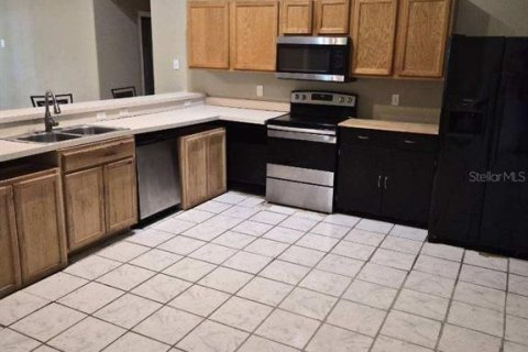 House in Deltona, Florida 3 bedrooms, 166.2 sq.m. № 2394272 - photo 14