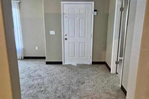 House in Deltona, Florida 3 bedrooms, 166.2 sq.m. № 2394272 - photo 3