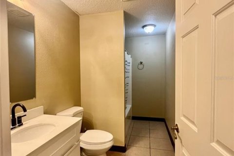 House in Deltona, Florida 3 bedrooms, 166.2 sq.m. № 2394272 - photo 19