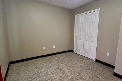 House in Deltona, Florida 3 bedrooms, 166.2 sq.m. № 2394272 - photo 23