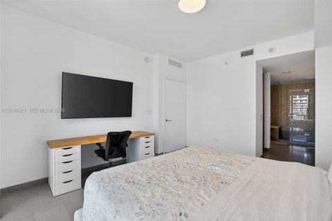 Condo in Miami, Florida, 2 bedrooms  № 2240804 - photo 10