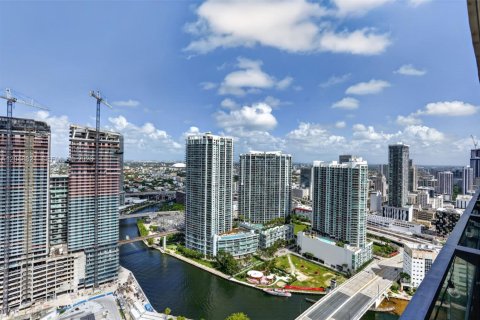Condo in Miami, Florida, 2 bedrooms  № 2240804 - photo 13