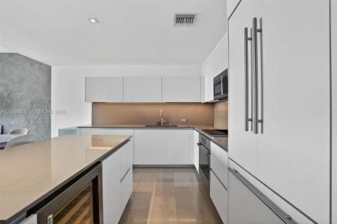 Condo in Miami, Florida, 2 bedrooms  № 2240804 - photo 20
