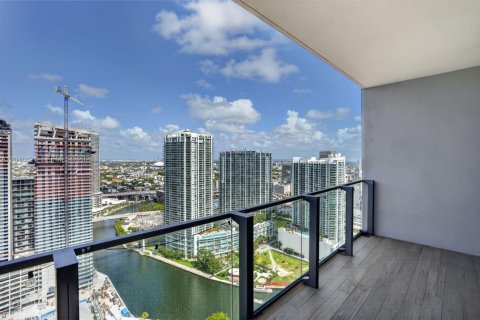 Condo in Miami, Florida, 2 bedrooms  № 2240804 - photo 14
