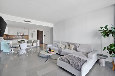 Condo in Miami, Florida, 2 bedrooms  № 2240804 - photo 18