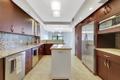 Condominio en venta en Bal Harbour, Florida, 2 dormitorios, 180.42 m2 № 1995609 - foto 23