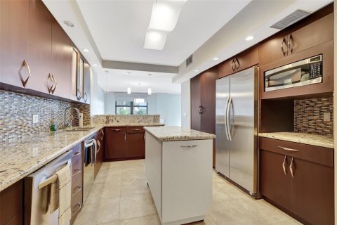 Condominio en venta en Bal Harbour, Florida, 2 dormitorios, 180.42 m2 № 1995609 - foto 20