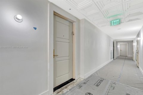 Condominio en Bal Harbour, Florida, 2 dormitorios  № 1995609