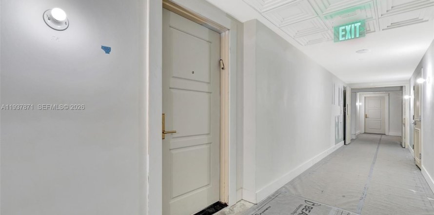 Condominio en Bal Harbour, Florida, 2 dormitorios  № 1995609