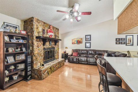 House in New Port Richey, Florida 3 bedrooms, 164.25 sq.m. № 1653735 - photo 13