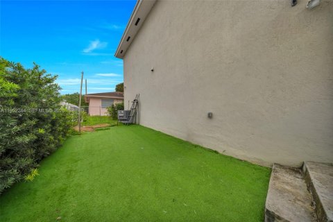 Купить виллу или дом в Майами, Флорида 2 спальни, 115.2м2, № 2006608 - фото 17