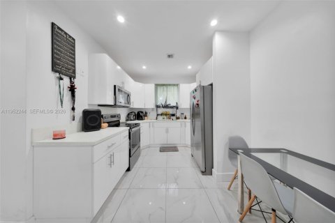 Купить виллу или дом в Майами, Флорида 2 спальни, 115.2м2, № 2006608 - фото 6