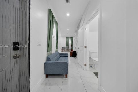 Купить виллу или дом в Майами, Флорида 2 спальни, 115.2м2, № 2006608 - фото 3