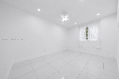 Купить виллу или дом в Майами, Флорида 2 спальни, 115.2м2, № 2006608 - фото 4