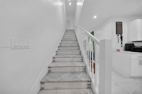 Купить виллу или дом в Майами, Флорида 2 спальни, 115.2м2, № 2006608 - фото 8