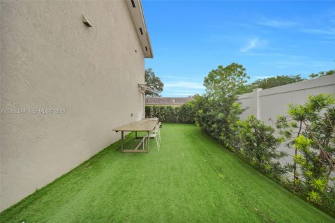 Купить виллу или дом в Майами, Флорида 2 спальни, 115.2м2, № 2006608 - фото 15