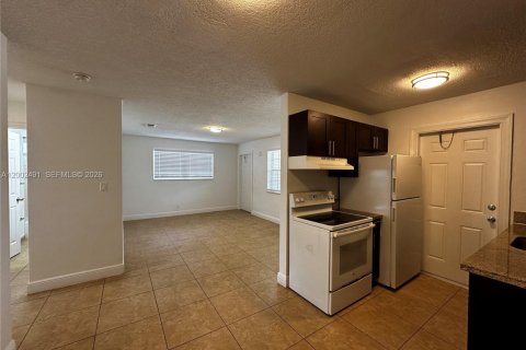 Apartment in Pompano Beach, Florida 2 bedrooms № 2067867 - photo 2
