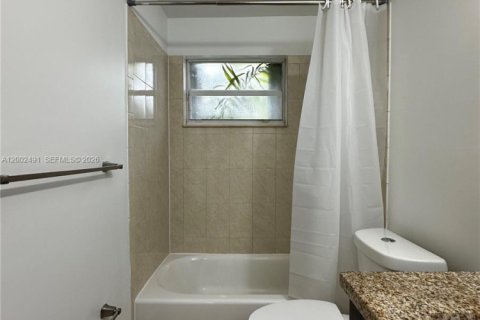 Apartment in Pompano Beach, Florida 2 bedrooms № 2067867 - photo 15