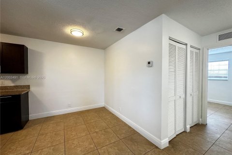 Apartment in Pompano Beach, Florida 2 bedrooms № 2067867 - photo 7