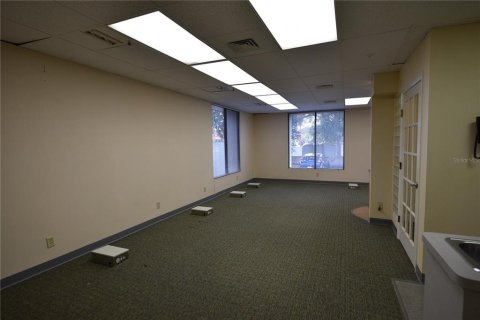 Propiedad comercial en alquiler en Jacksonville, Florida, 118.91 m2 № 1444110 - foto 4