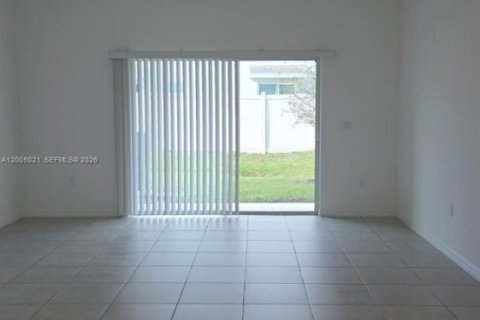 Townhouse in Kissimmee, Florida 2 bedrooms № 2069014 - photo 3