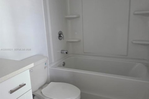 Townhouse in Kissimmee, Florida 2 bedrooms № 2069014 - photo 5