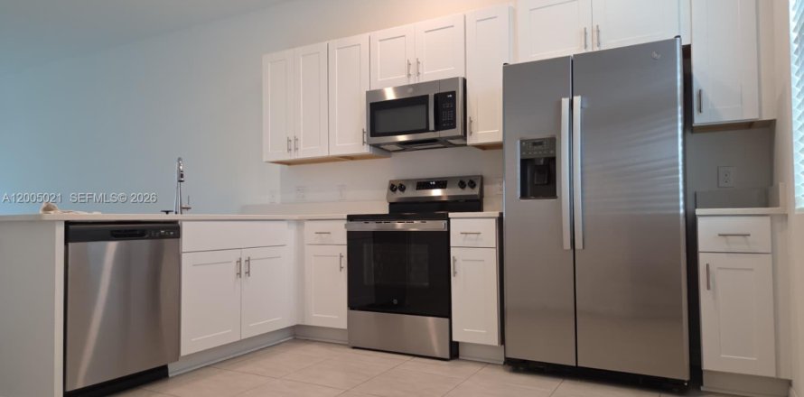 Townhouse in Kissimmee, Florida 2 bedrooms № 2069014