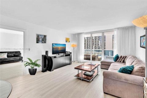 Copropriété à louer à Miami Beach, Floride: 1 chambre, 81.75 m2 № 1860999 - photo 2