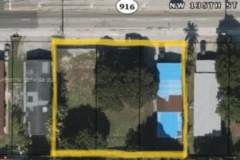 Terreno en venta en Opa-locka, Florida № 1999683 - foto 2