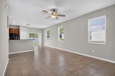 Townhouse in Tampa, Florida 2 bedrooms, 143.16 sq.m. № 2238555 - photo 11