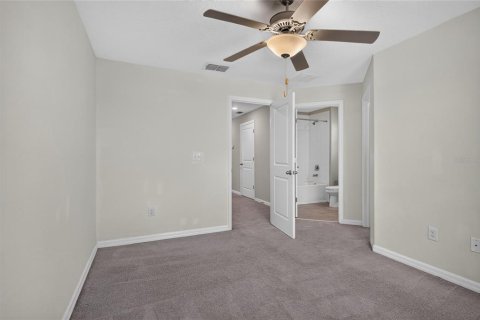 Townhouse in Tampa, Florida 2 bedrooms, 143.16 sq.m. № 2238555 - photo 27