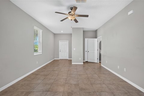Townhouse in Tampa, Florida 2 bedrooms, 143.16 sq.m. № 2238555 - photo 15