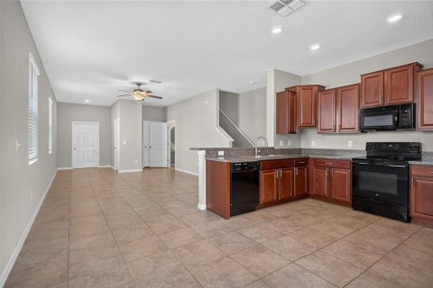 Townhouse in Tampa, Florida 2 bedrooms, 143.16 sq.m. № 2238555 - photo 7
