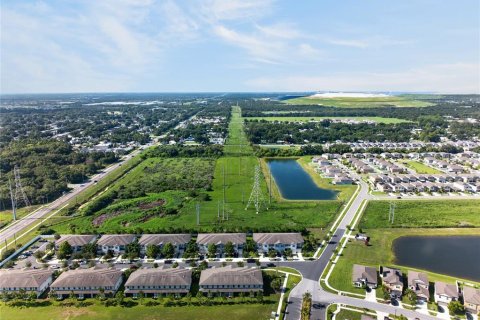 Townhouse in Tampa, Florida 2 bedrooms, 143.16 sq.m. № 2238555 - photo 5