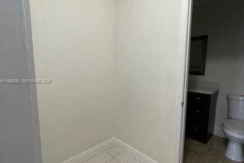 Townhouse in Hialeah, Florida 3 bedrooms, 139.35 sq.m. № 1983881 - photo 11