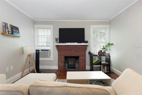 Commercial property in Saint Petersburg, Florida 7 bedrooms, 285.86 sq.m. № 2201809 - photo 24