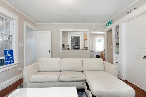 Commercial property in Saint Petersburg, Florida 7 bedrooms, 285.86 sq.m. № 2201809 - photo 26