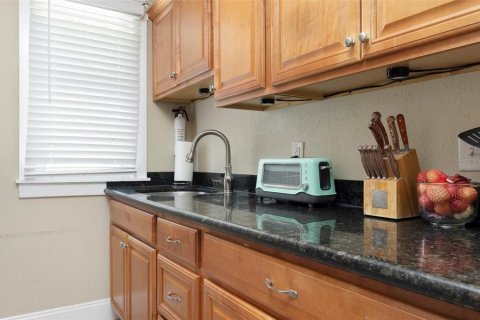 Commercial property in Saint Petersburg, Florida 7 bedrooms, 285.86 sq.m. № 2201809 - photo 16