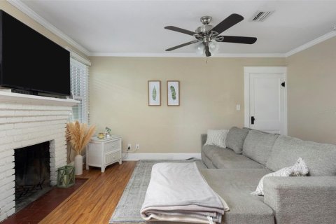 Commercial property in Saint Petersburg, Florida 7 bedrooms, 285.86 sq.m. № 2201809 - photo 14