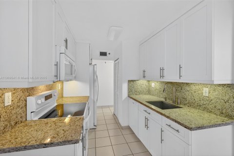 Copropriété à louer à Miami Beach, Floride: 1 chambre, 91.69 m2 № 1965496 - photo 19